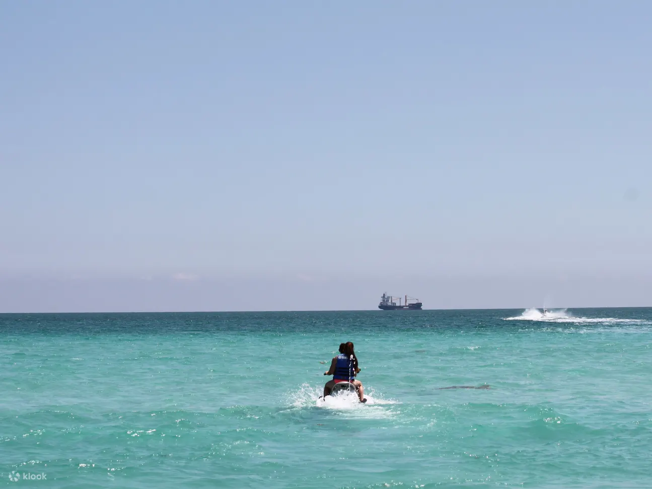 芭堤雅海滩：水上摩托艇探险