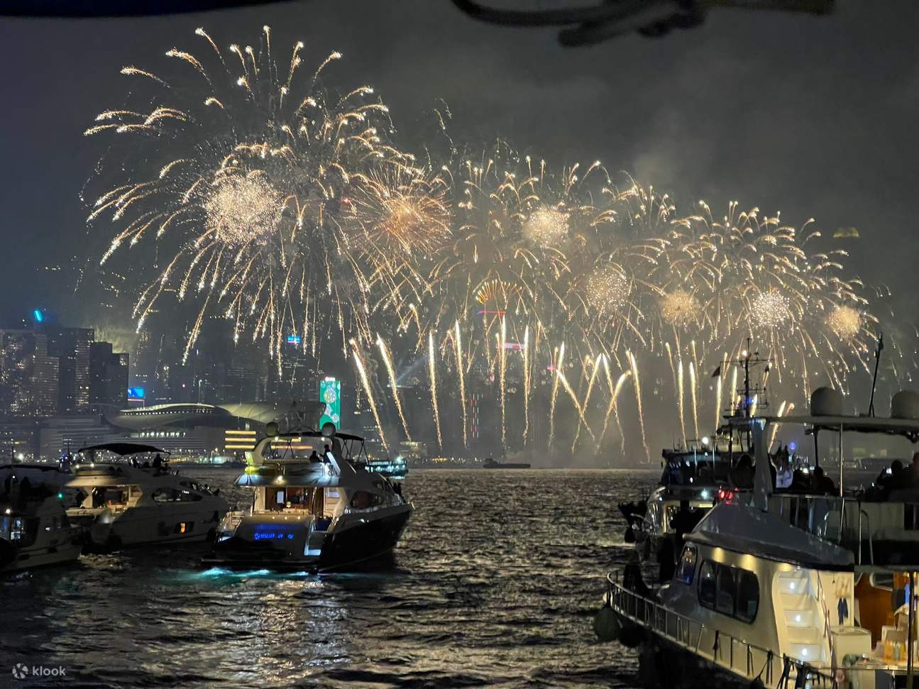 跨年烟花盛会】 2026年游艇跨年活动- Klook客路