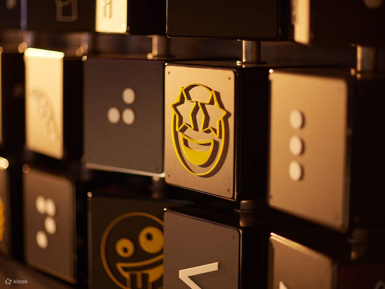 Pengalaman Pameran Dialogue in the Dark di Hong Kong