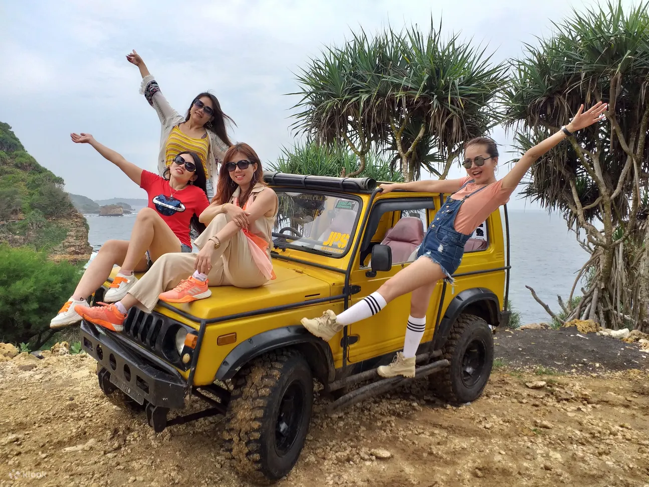 Jeep Pantai Timang