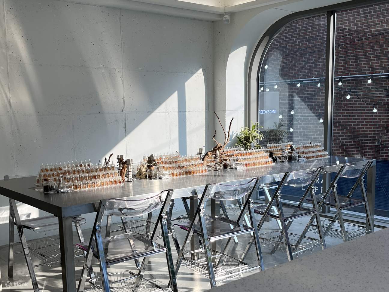 A friendly class table where you can join alone or with others.