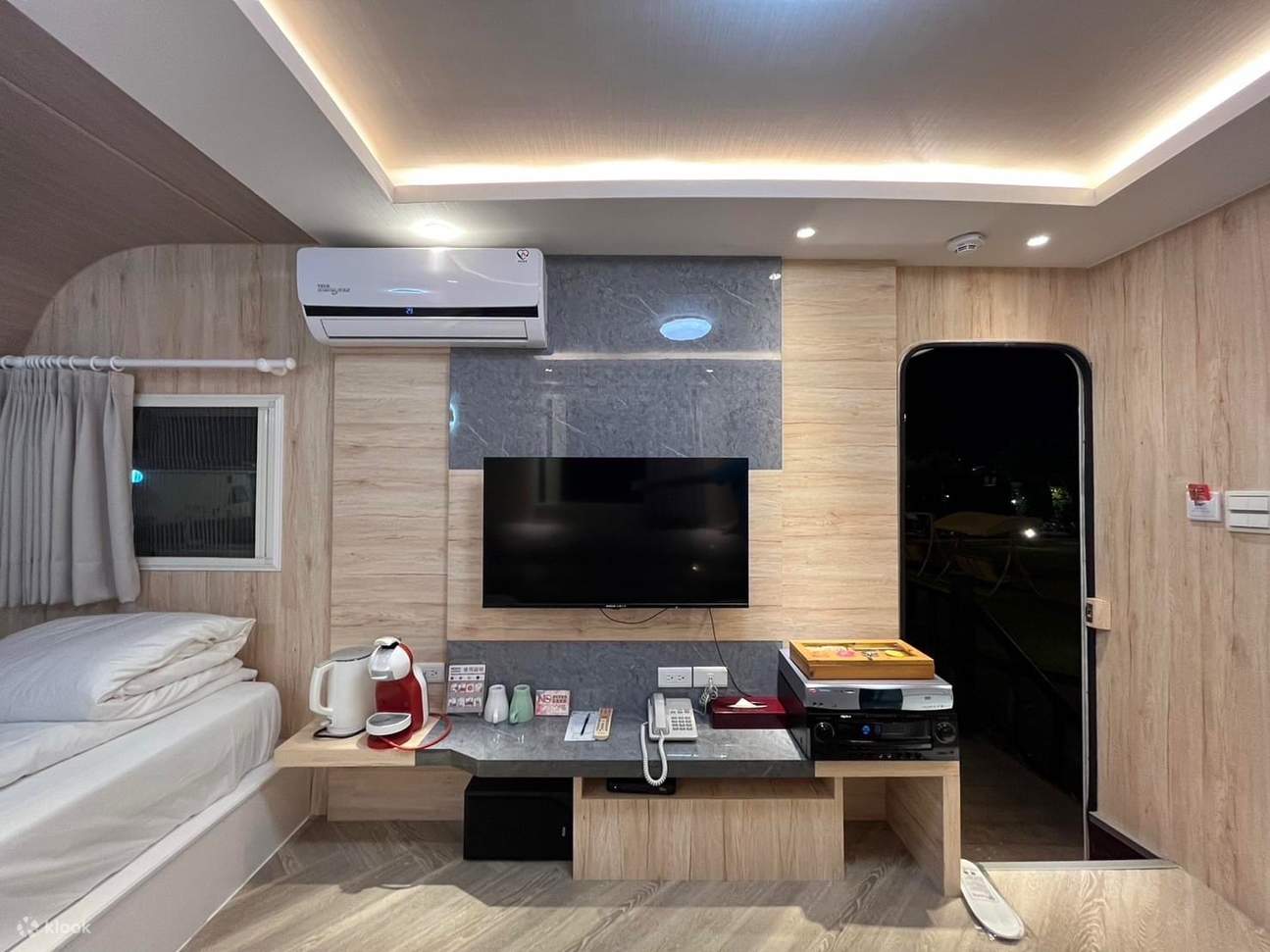 Poetry Garden Resort Night Activities