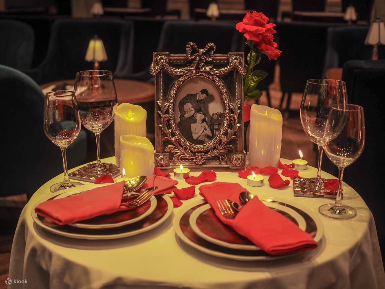 Biệt thự bỏ hoang Bangkok