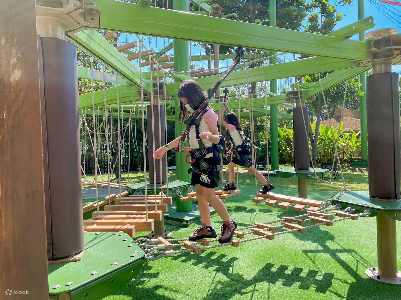 Lost World và Adventure Land