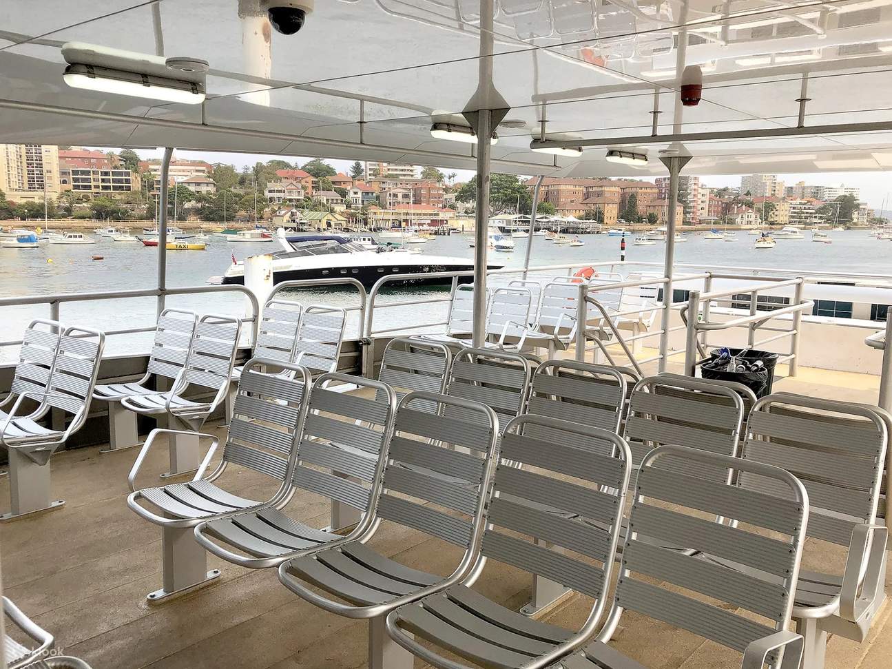 Roti bakar hingga 2025 dengan pemandangan bunga api barisan hadapan di Ocean Flyer