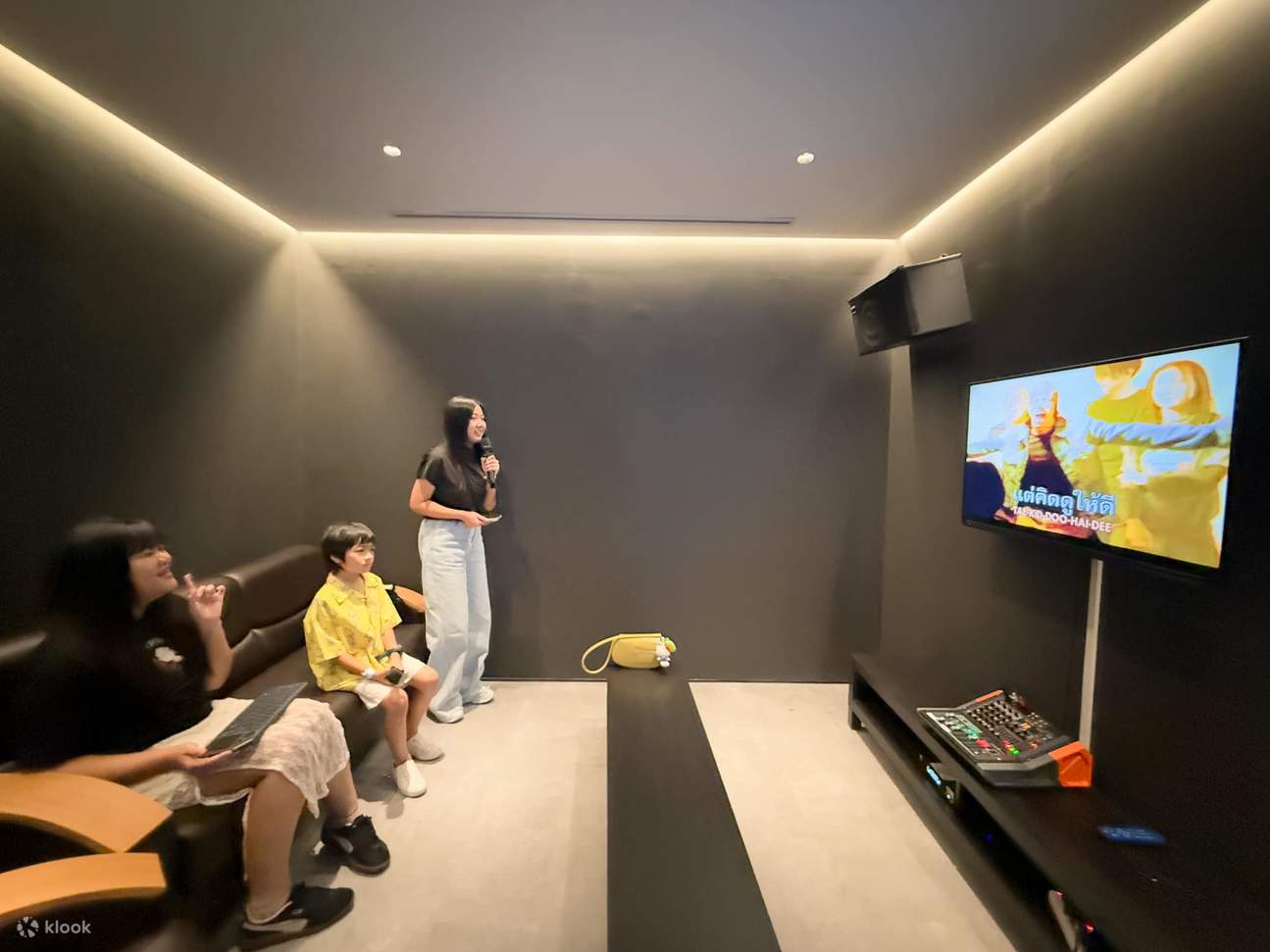 KTV • ร้องเพลงฮิตสากลล่าสุด