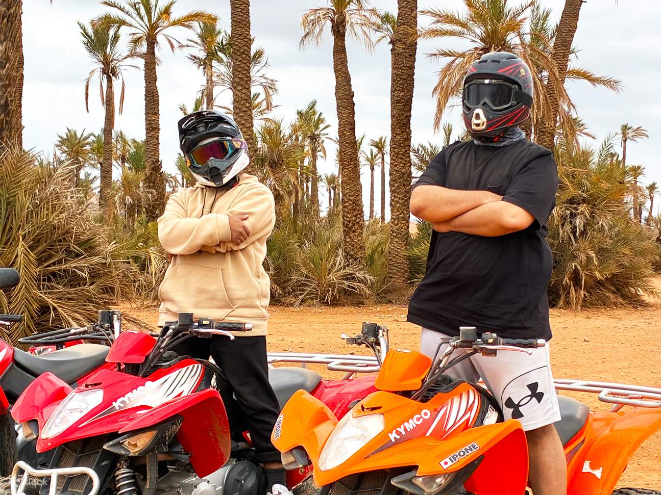 マラケシュ：ミントティー付きの四輪バギーパルメライアドベンチャー