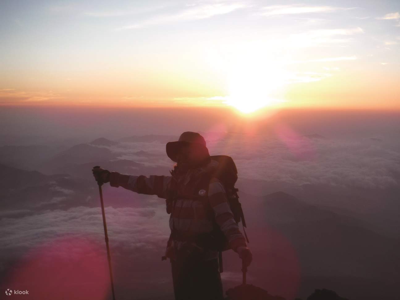 2-Day World Heritage Mt. Fuji Sunrise Climbing Tour from Tokyo