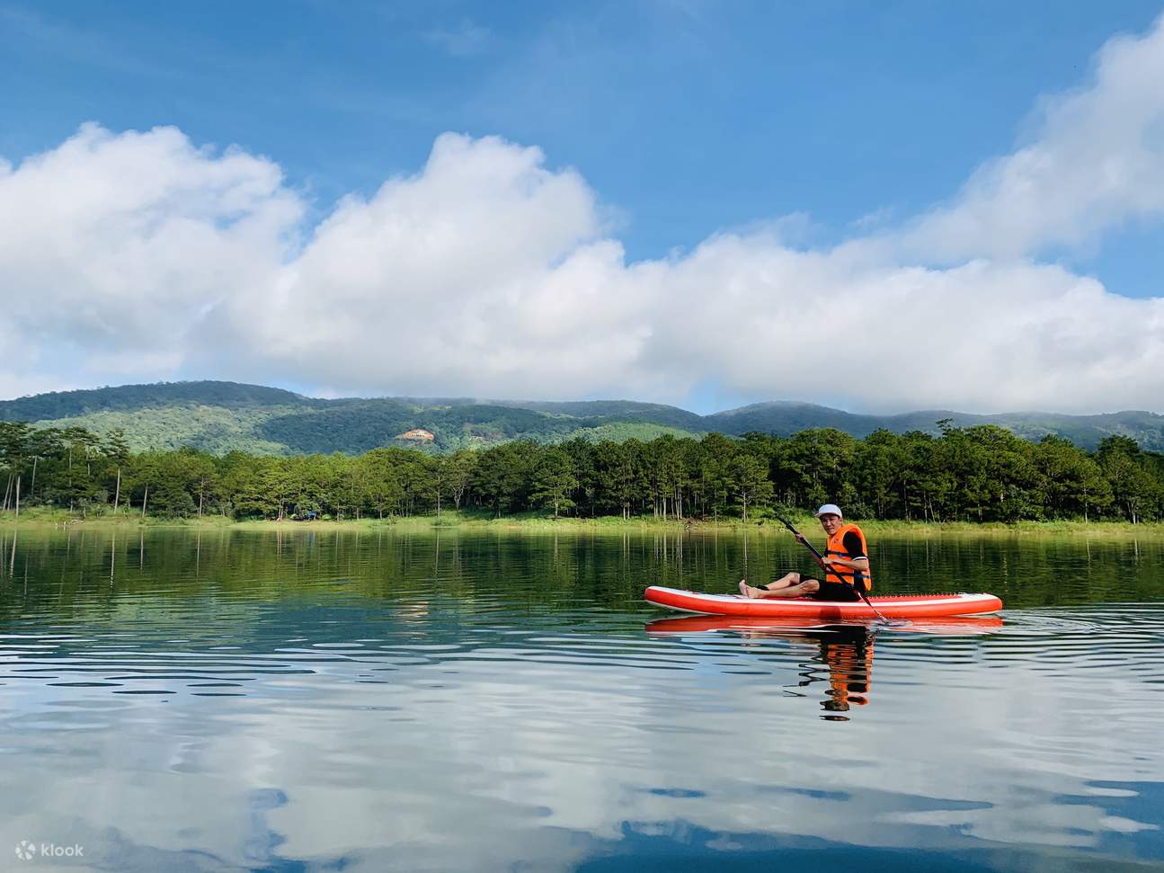 Half-day Tuyen Lam Lake SUP Tour di Da Lat