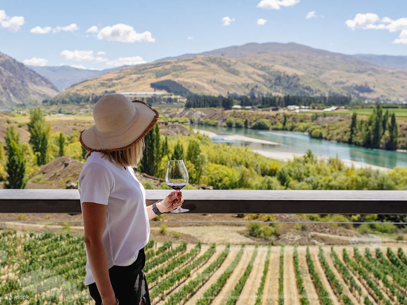Насладитесь фантастическими пейзажами превосходных виноградников с уникальным панорамным видом.