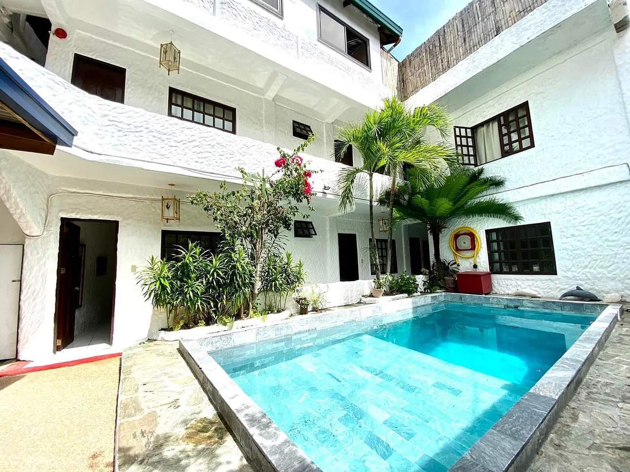 Try Scuba Diving di Mindoro dengan PADI 5 Star Dive Resort