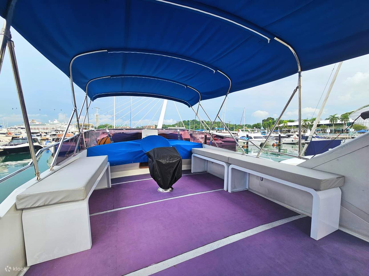 Аренда яхт премиум-класса в Сингапуре от Crazy Monkey