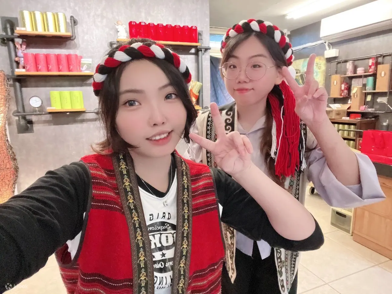 可体验穿着原住民服饰