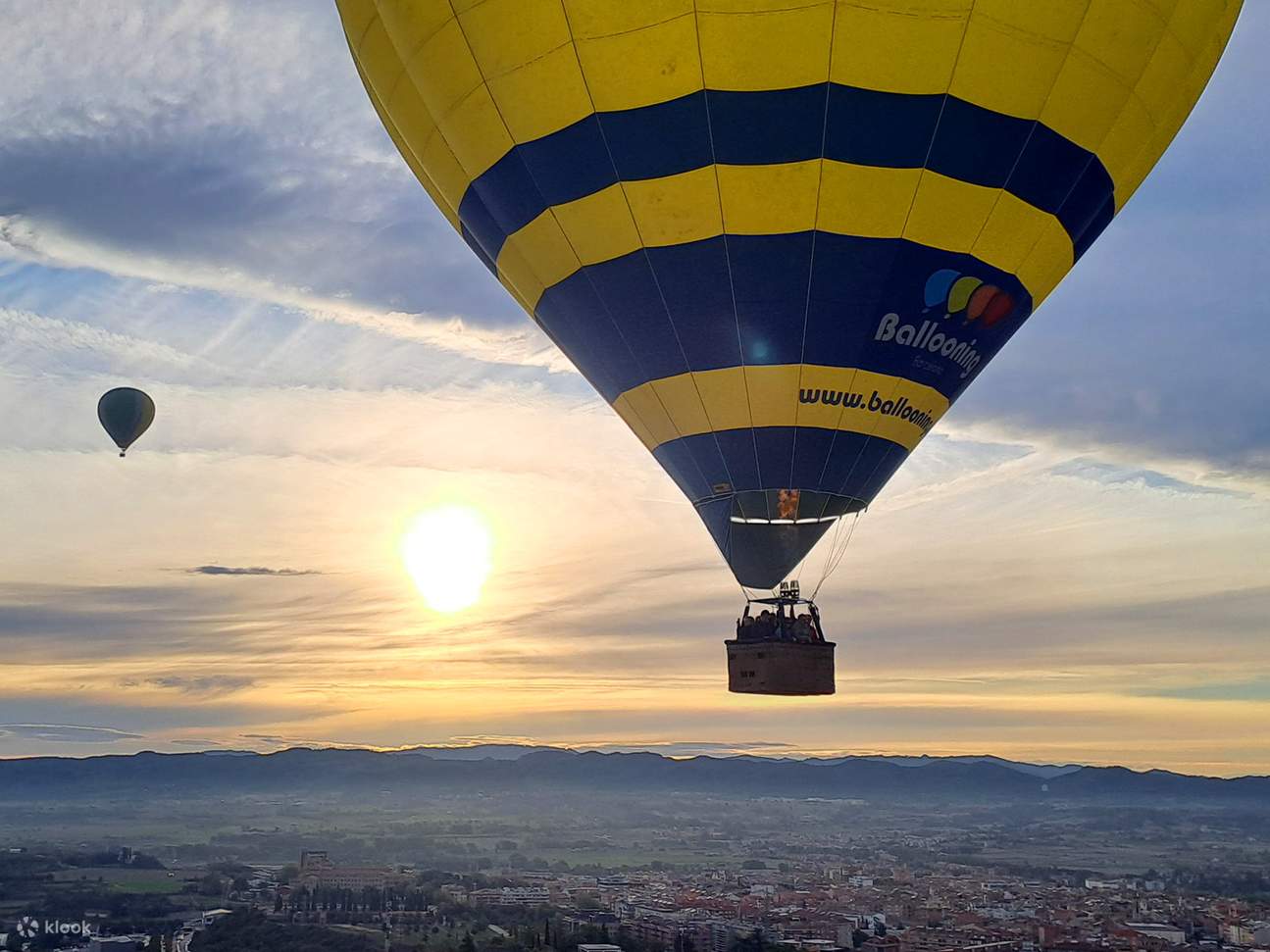 Naik belon udara panas dengan pilihan pengambilan dari Barcelona