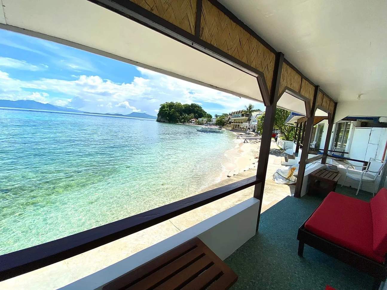 Try Scuba Diving di Mindoro dengan PADI 5 Star Dive Resort