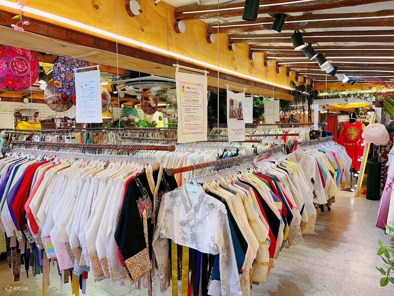 Cung cấp nhiều loại Hanbok đa dạng