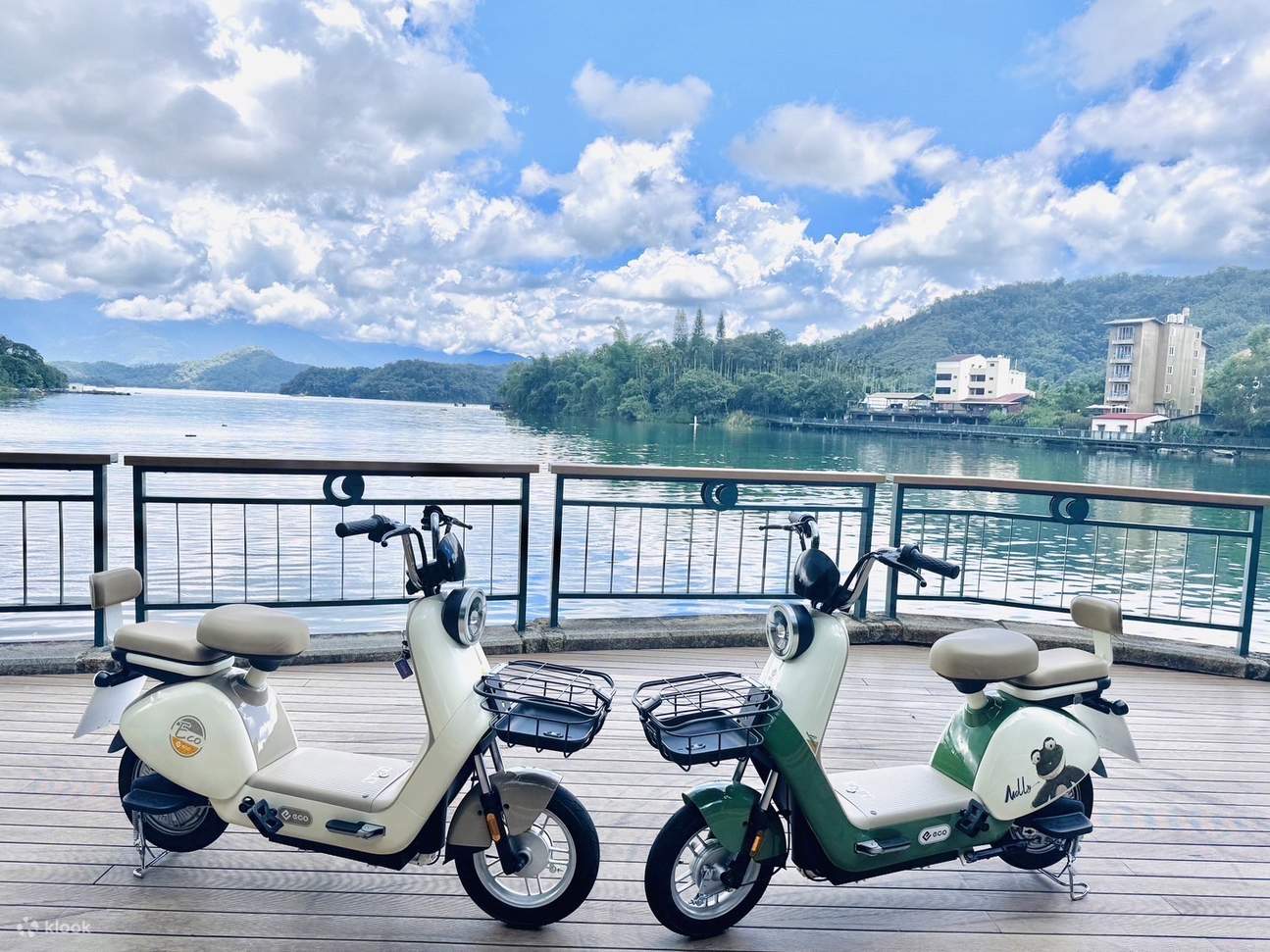 Lac du Soleil et de la Lune : Expérience d'une journée vélo et bateau