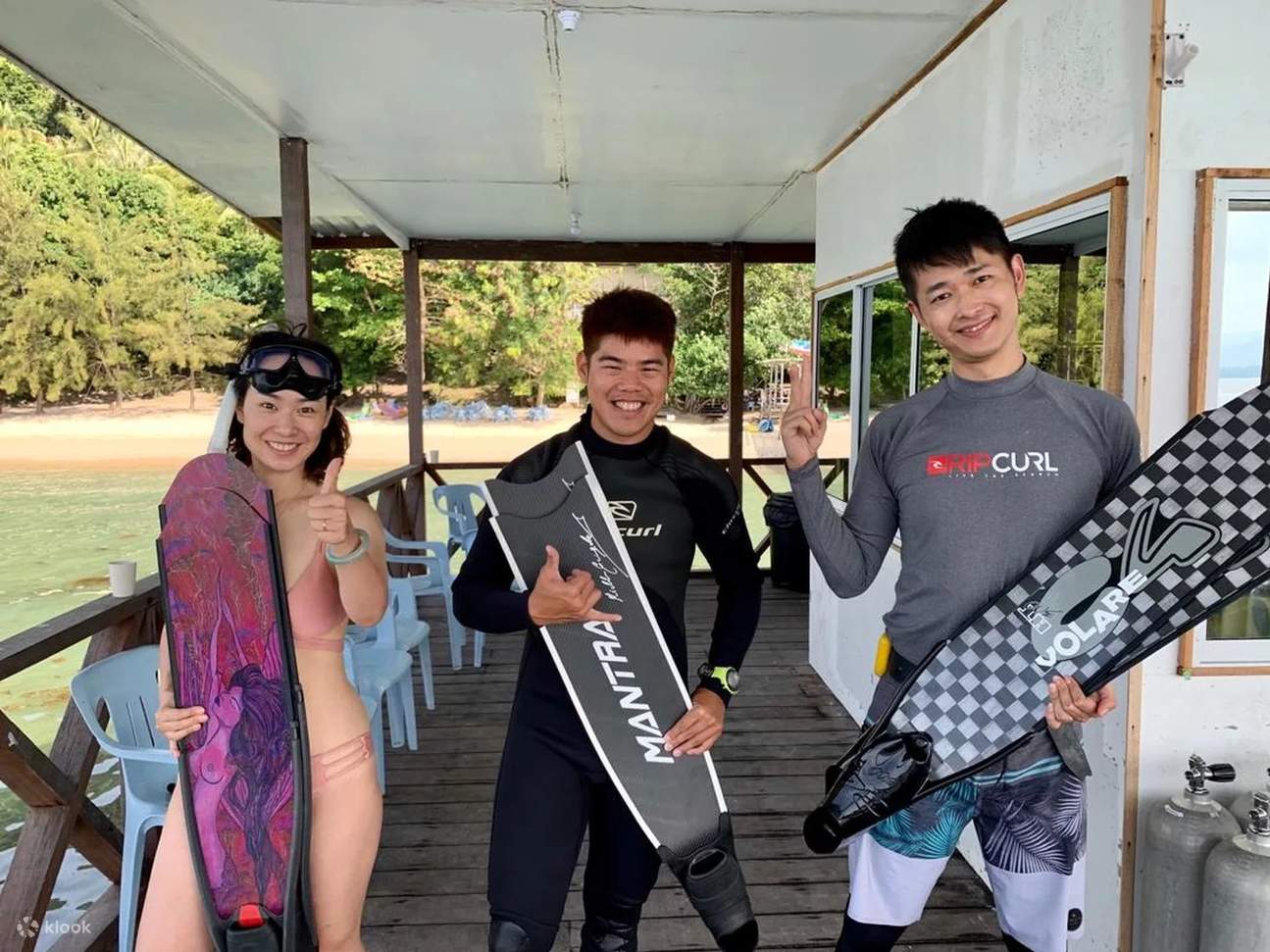 フリーダイビングの楽しさはここから始まります。笑顔、穏やかな心、そして無限の海の冒険が待っています！