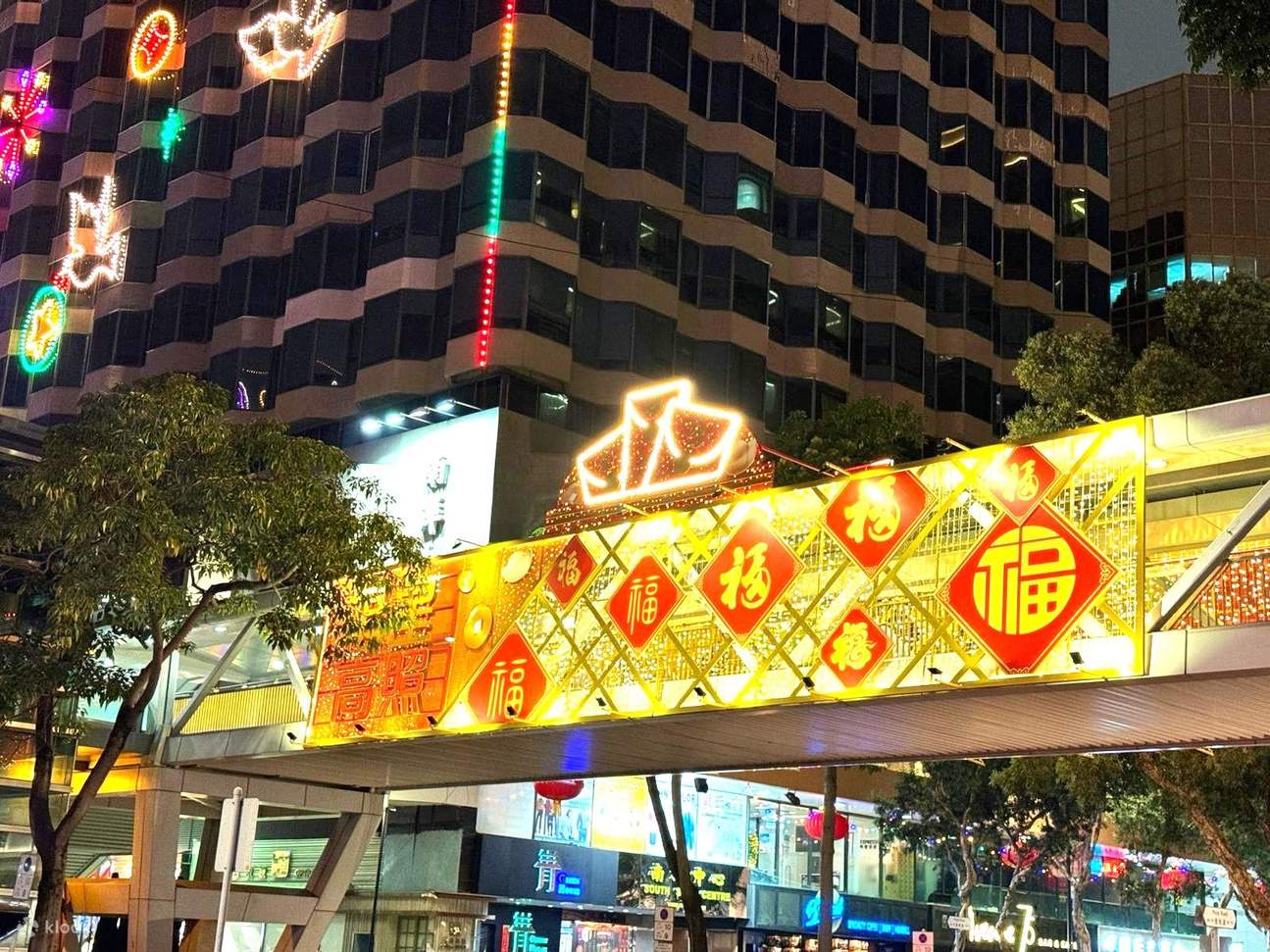 Lawatan Malam Bas Berbumbung Terbuka Krismas Hong Kong - Klook Amerika ...