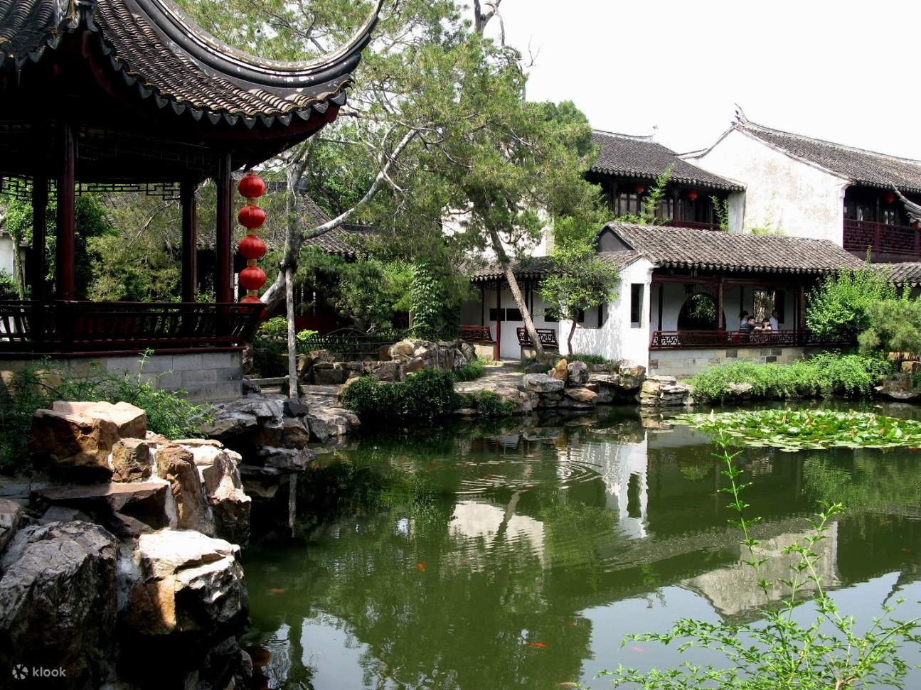 Những công viên xanh mướt mắt cỏ cây giữa đô thị khói bụi, ồn ào - 2