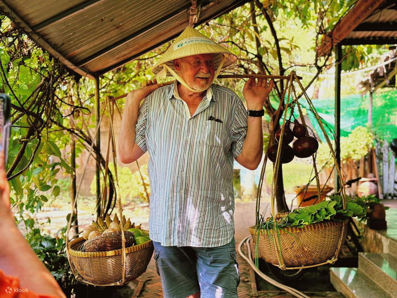 lelaki itu berada di ladang