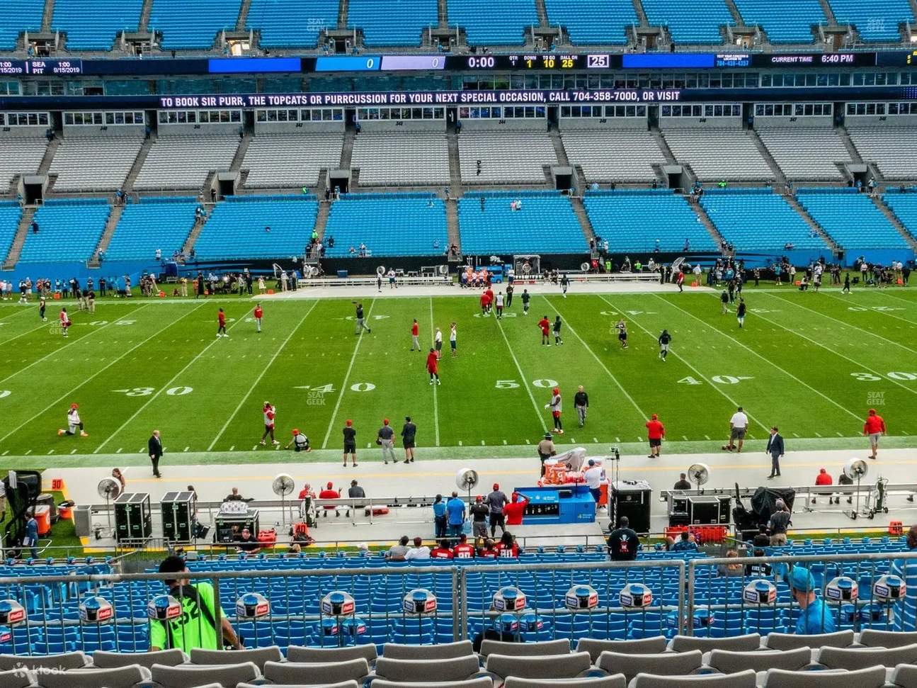 클럽 레벨 좌석에서 탁 트인 멋진 전망을 감상하며 더욱 특별한 경기 관람을 즐겨보세요.