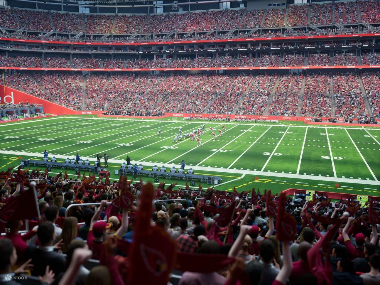 Kursi di pinggir lapangan menghidupkan setiap permainan, cukup dekat untuk merasakan dampaknya