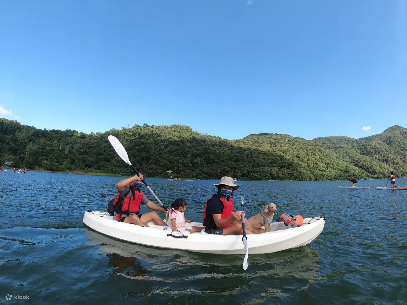 Canoe at Liyu Lake in Hualien