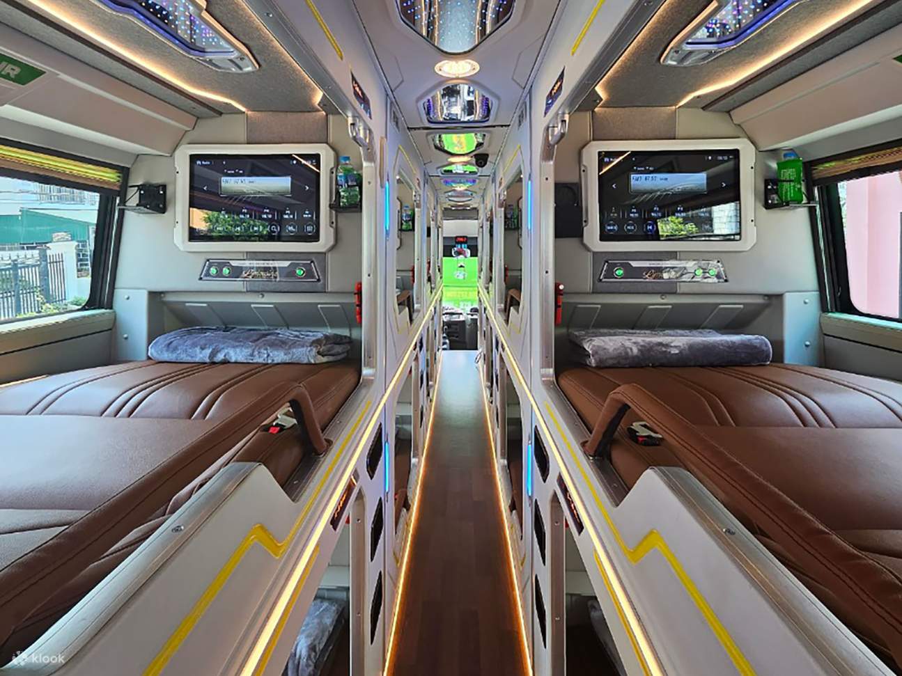 HK Buslines河內 - 順化卧鋪巴士