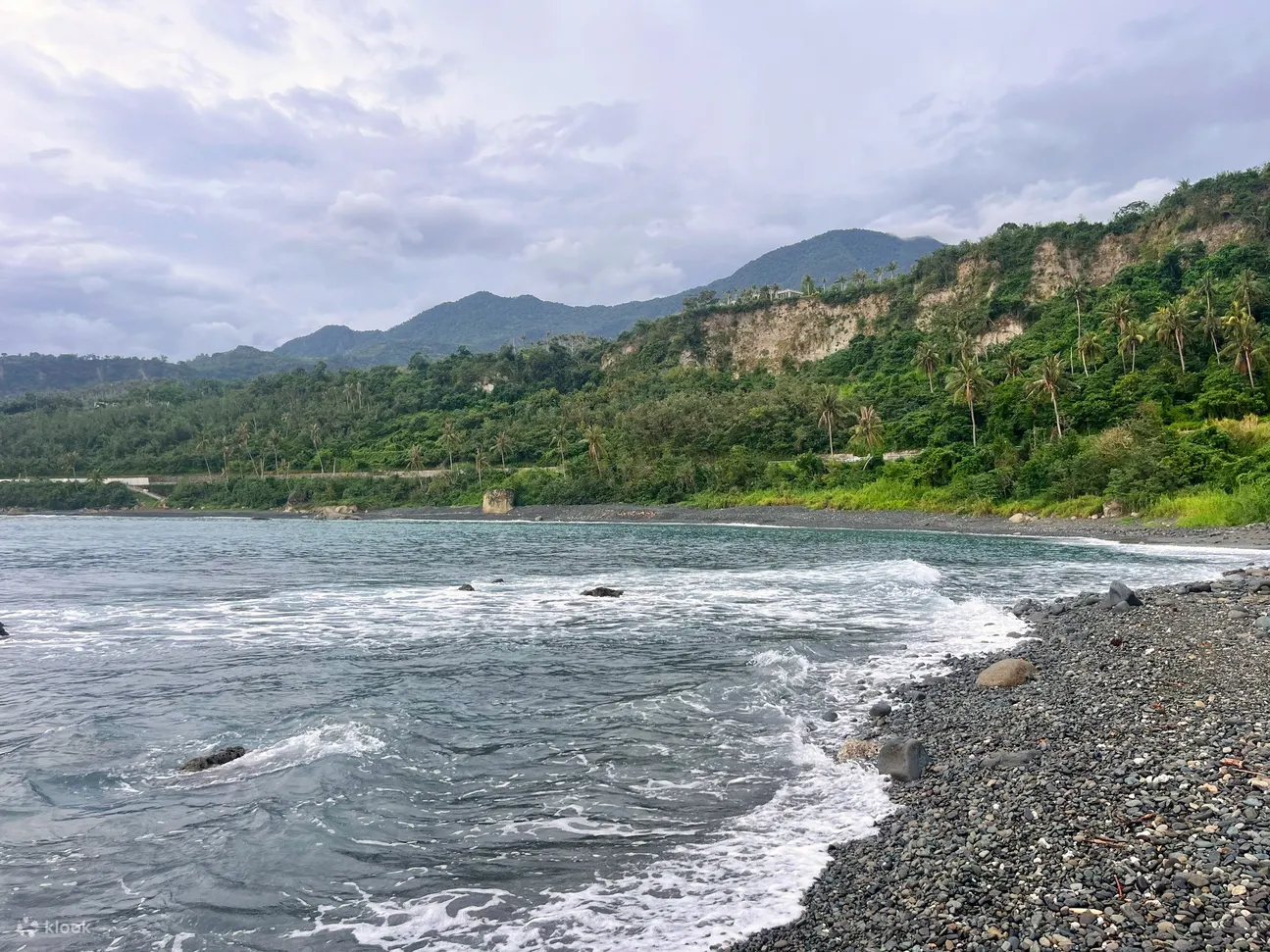 来台东就是需要来感受这的山与海