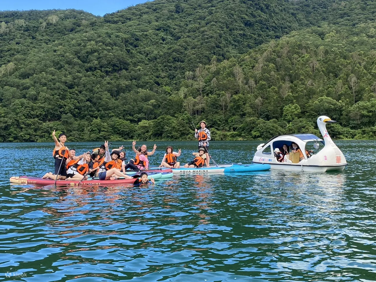 花莲: 鲤鱼潭巨无霸SUP立桨体验