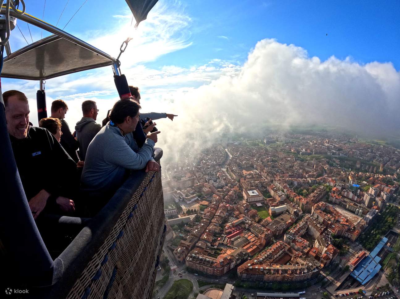 Giro in mongolfiera con prelievo opzionale da Barcellona