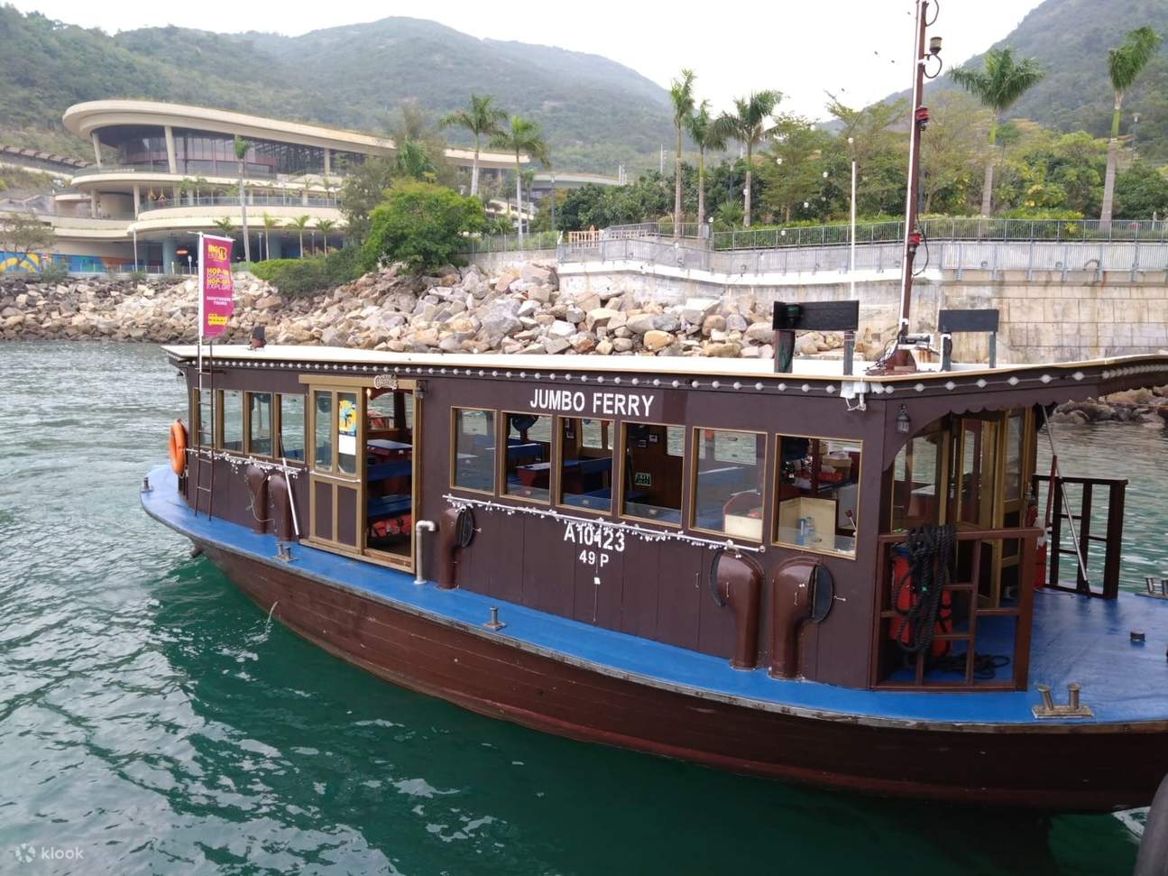 Cozy Boat Tour with Audio Commentary + Floating Museum Visit