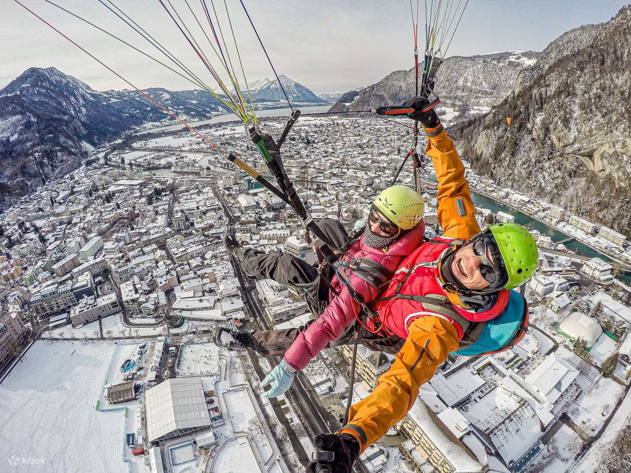 Nhảy dù lượn đôi ở Interlaken - Chuyến bay Đại Bàng Vàng 