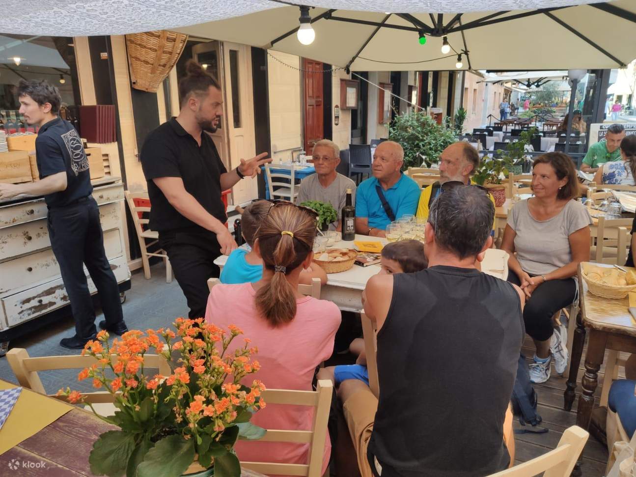 EXPÉRIENCE PESTO AU MORTIER - COURS DE CUISINE - DÉGUSTATIONS DE VINS