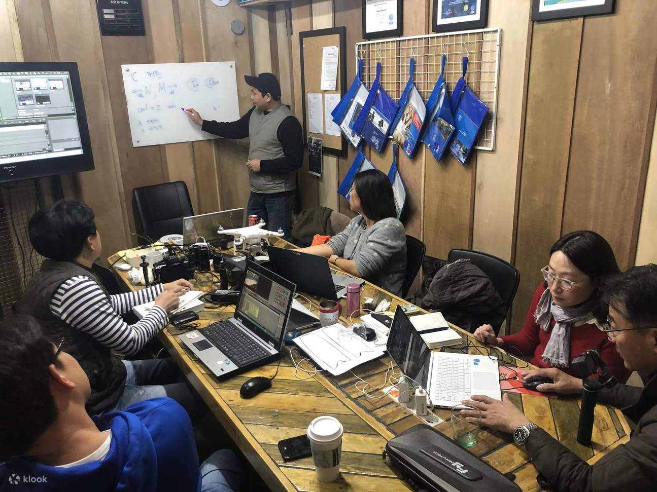 Pembelajaran untuk menyelam bermula di sini! Di tengah-tengah Seoul, pelajar menguasai asas-asas menyelam skuba sebelum meneruskan pengembaraan di perairan terbuka