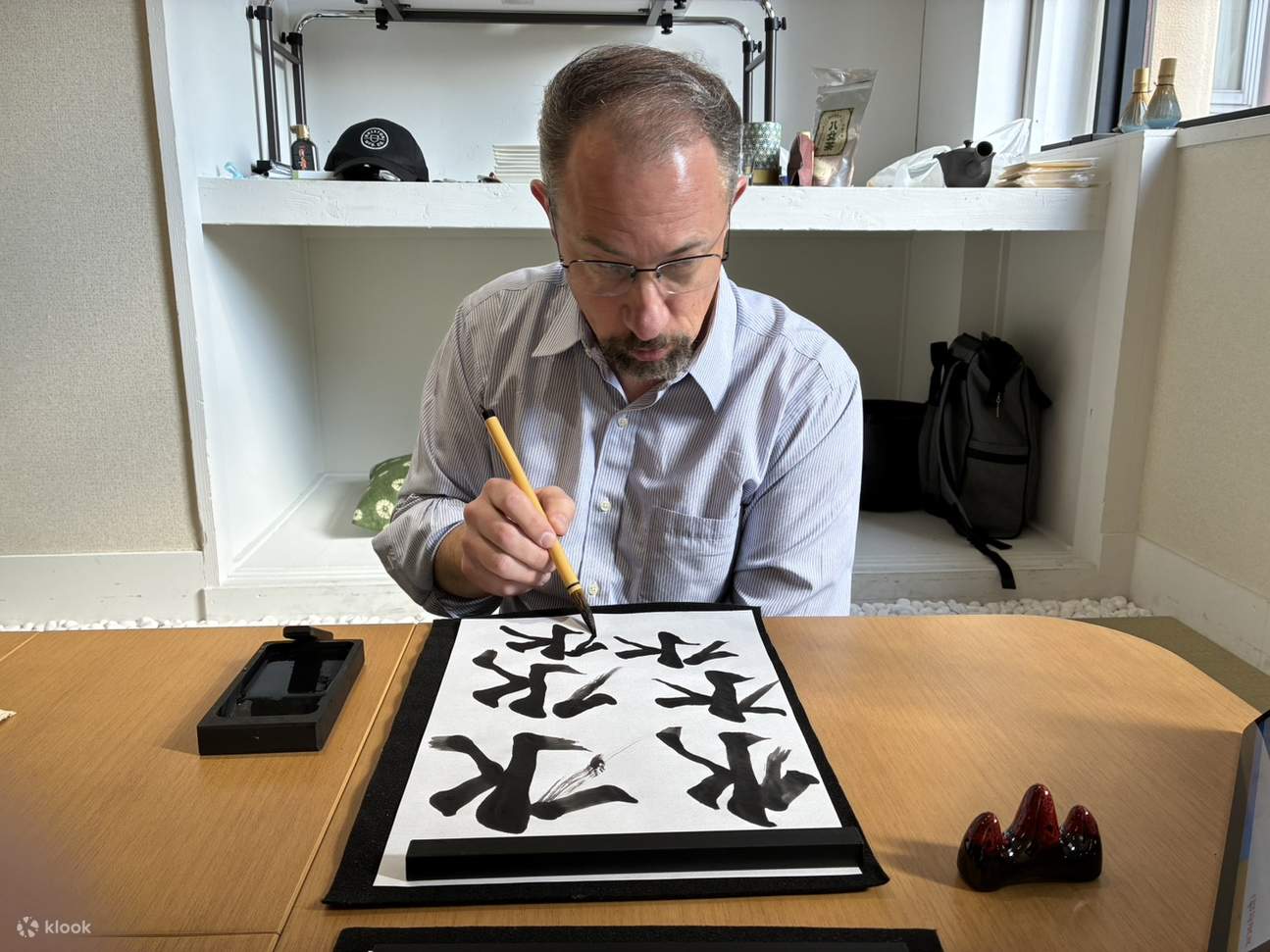 Tokyo: Japanese Calligraphy Workshop in Japanese room - Klook United ...