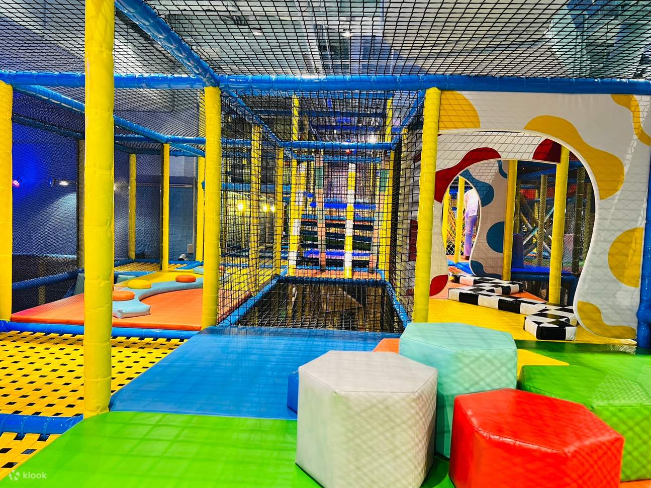 PaPark Zona Bermain Anak Zhongxin Nangkang