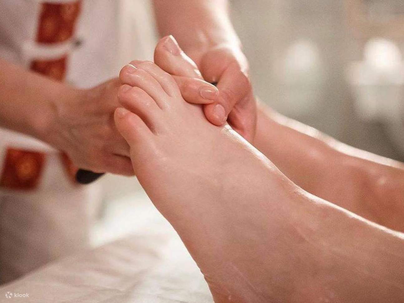 Memperbaiki peredaran darah, membantu melancarkan aliran tenaga dan fungsi badan secara keseluruhan