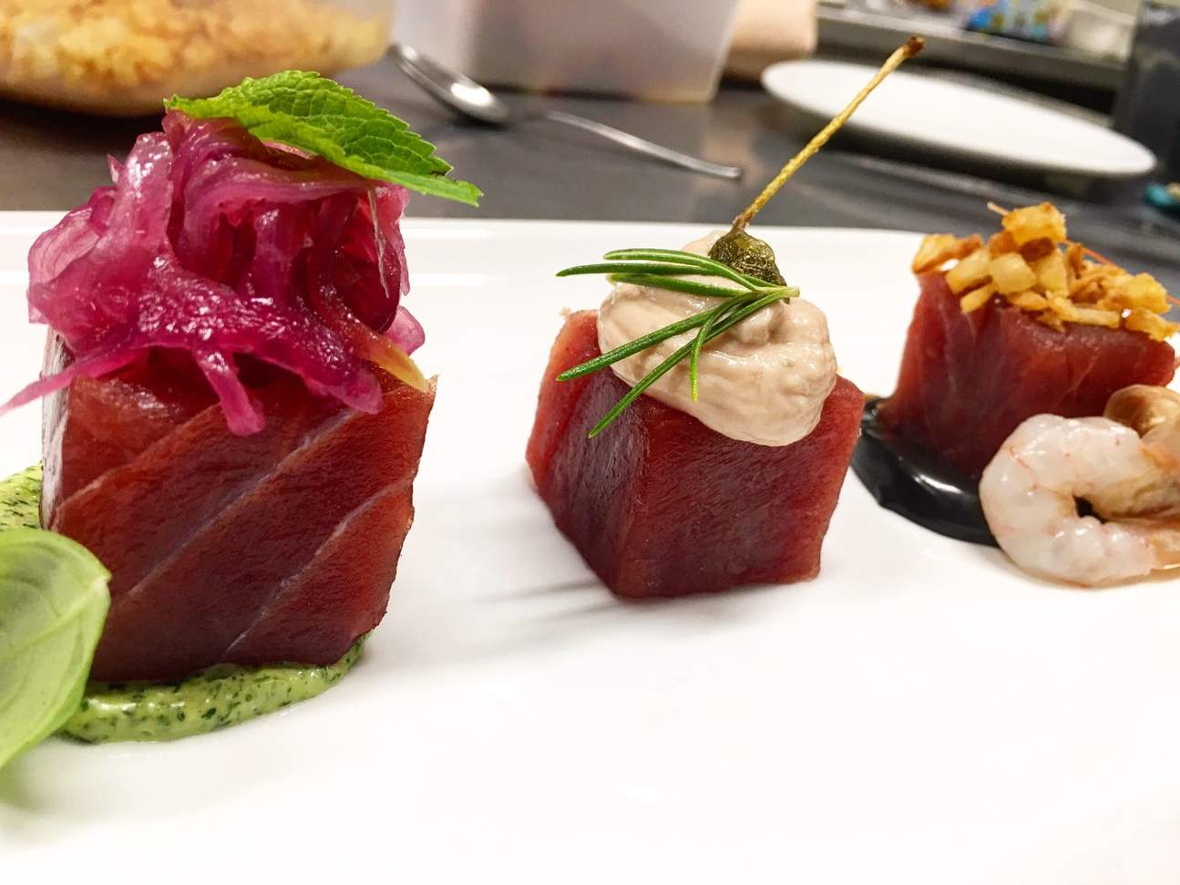 EXPÉRIENCE PESTO AU MORTIER - COURS DE CUISINE - DÉGUSTATIONS DE VINS