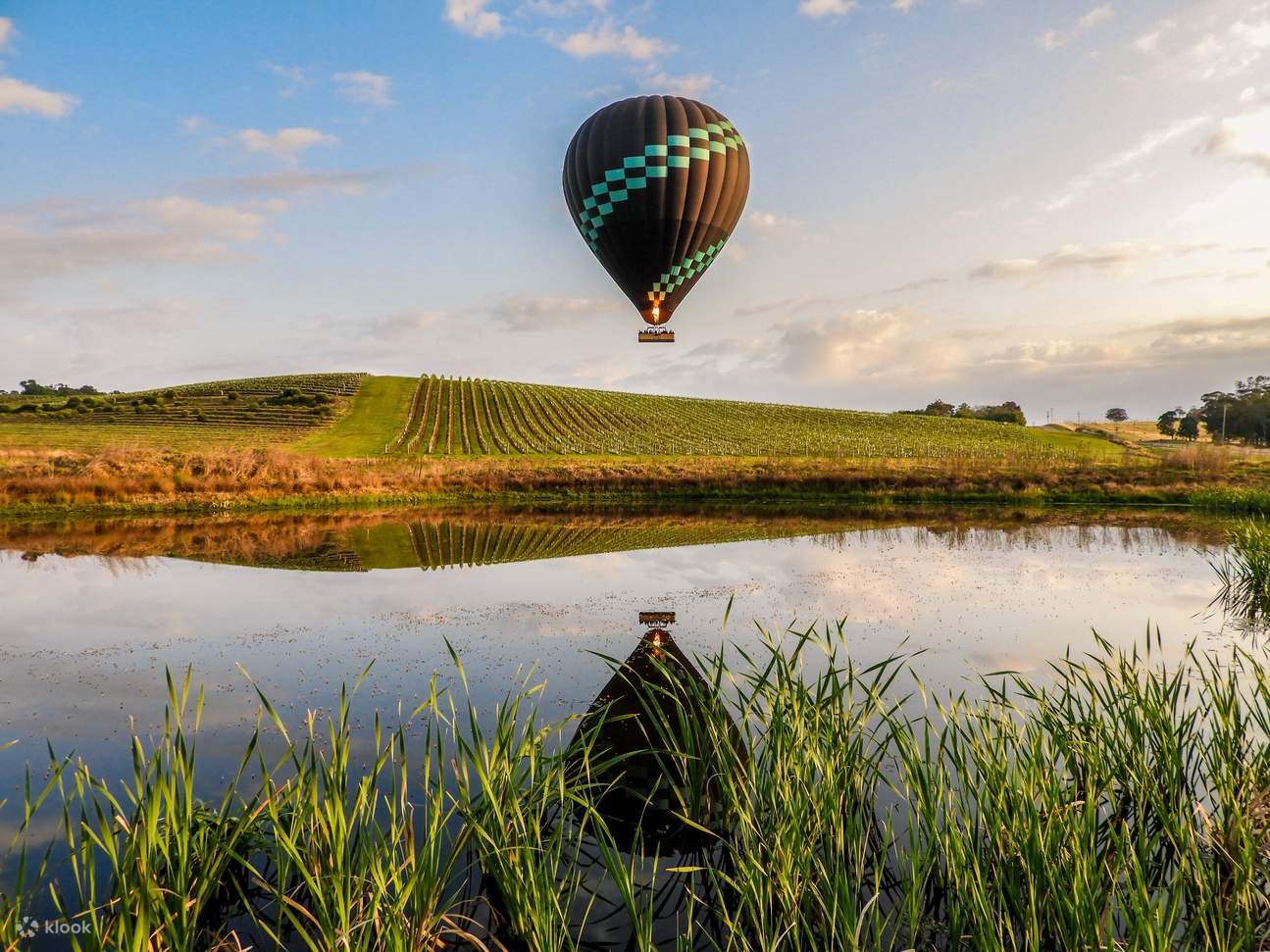 Vol en montgolfière au petit matin