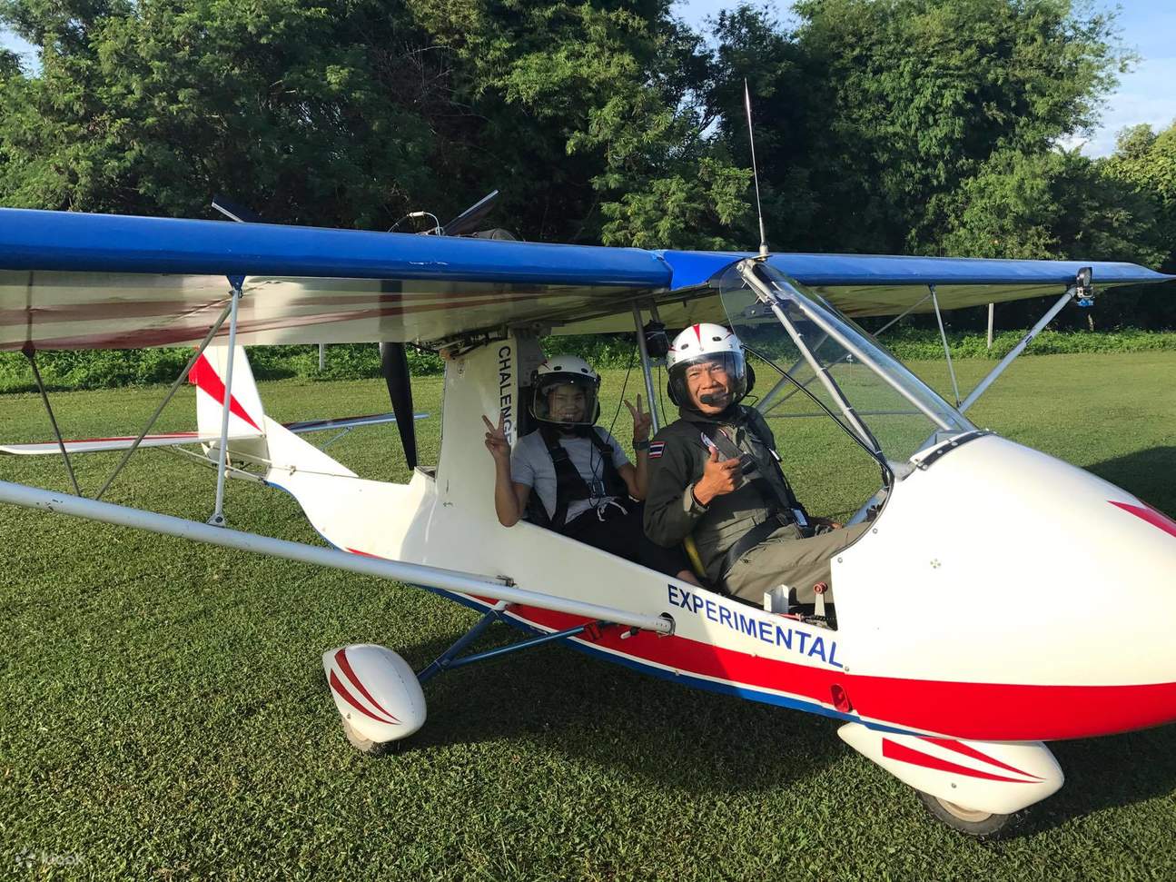 Erleben Sie ein luftiges Abenteuer mit einem professionellen Trainer.