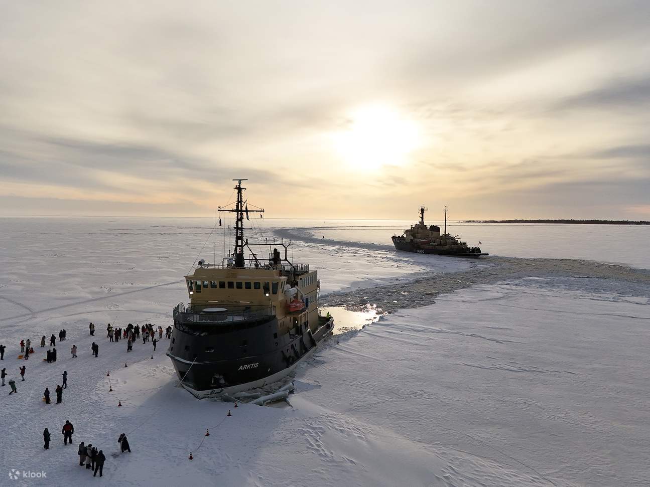 破冰船北极巡航