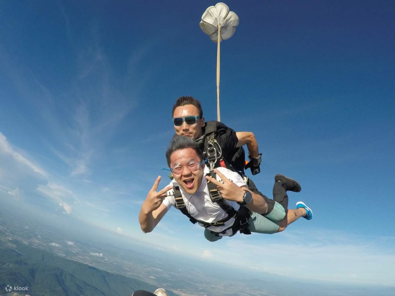 Saut en tandem pour deux personnes