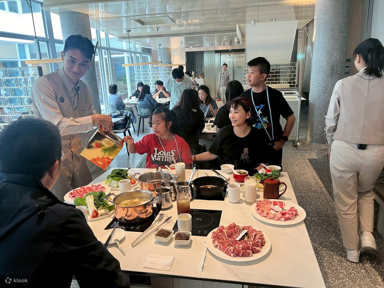 Shuan Wuma - Huizhong Branch - Интерьер ресторана