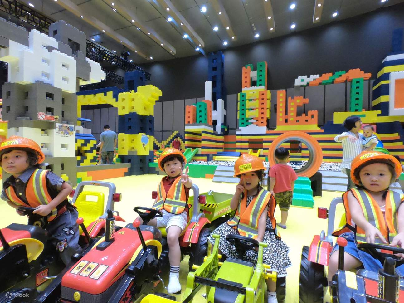 Kaohsiung 2022 Taiwan's Largest Giant Building Blocks Building Paradise ...
