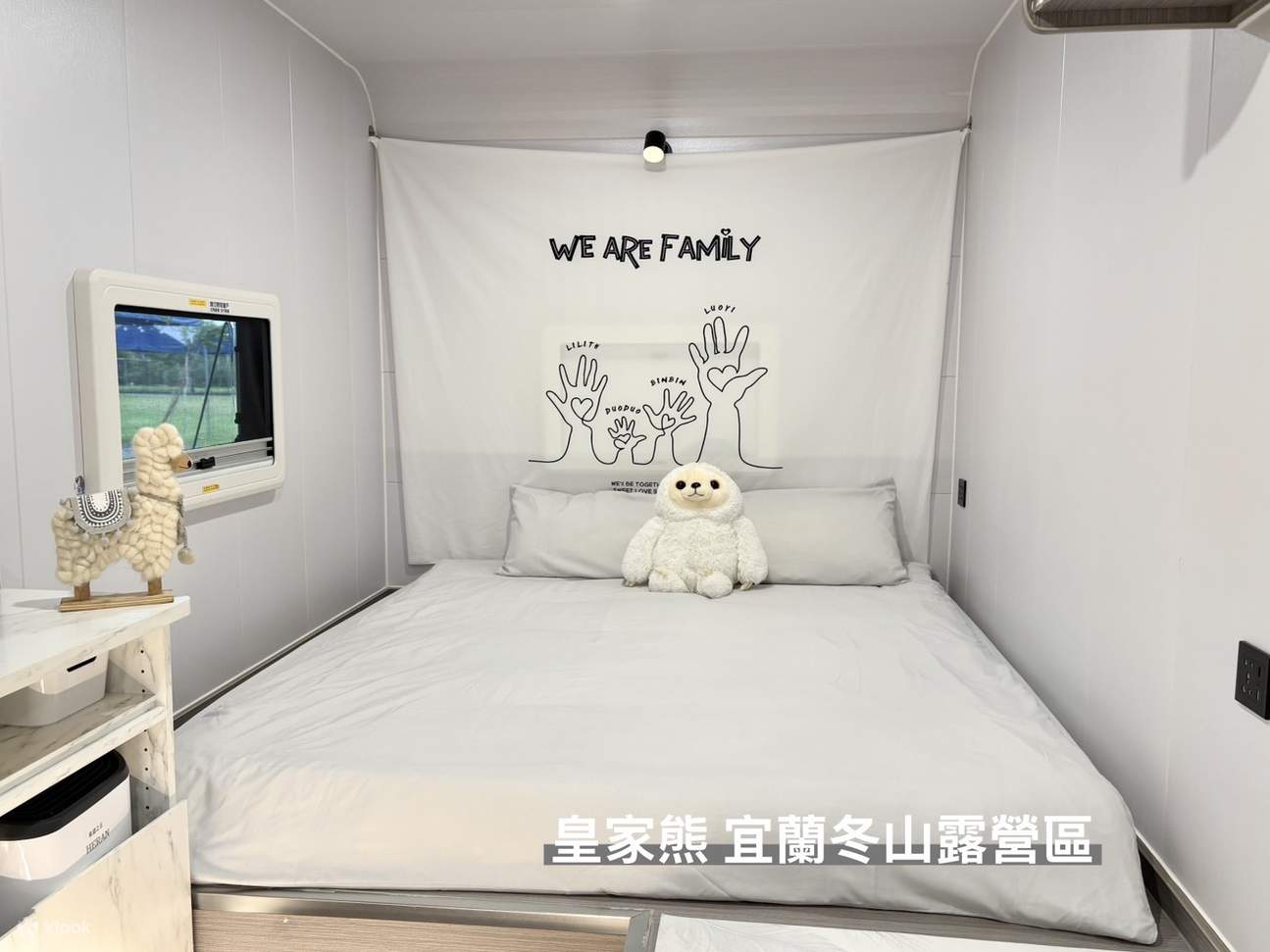 Esperienza di glamping di lusso in camper presso l'area campeggio Royal Bear