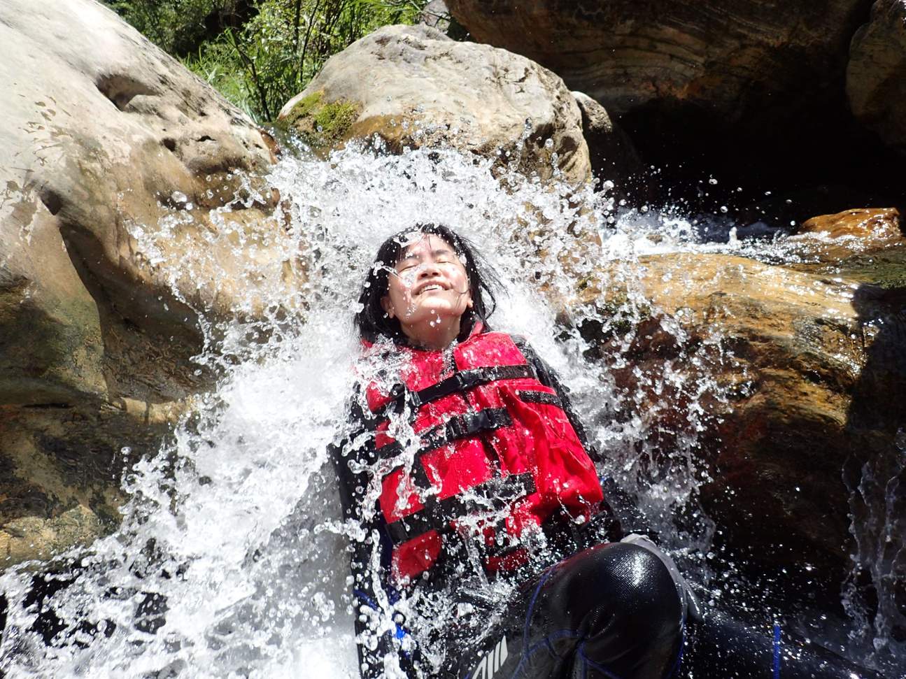 Hualien: expérience de traçage de la rivière Sanzhan Beixi / comprend l'escalade de cascades, la plongée et un repas de style autochtone