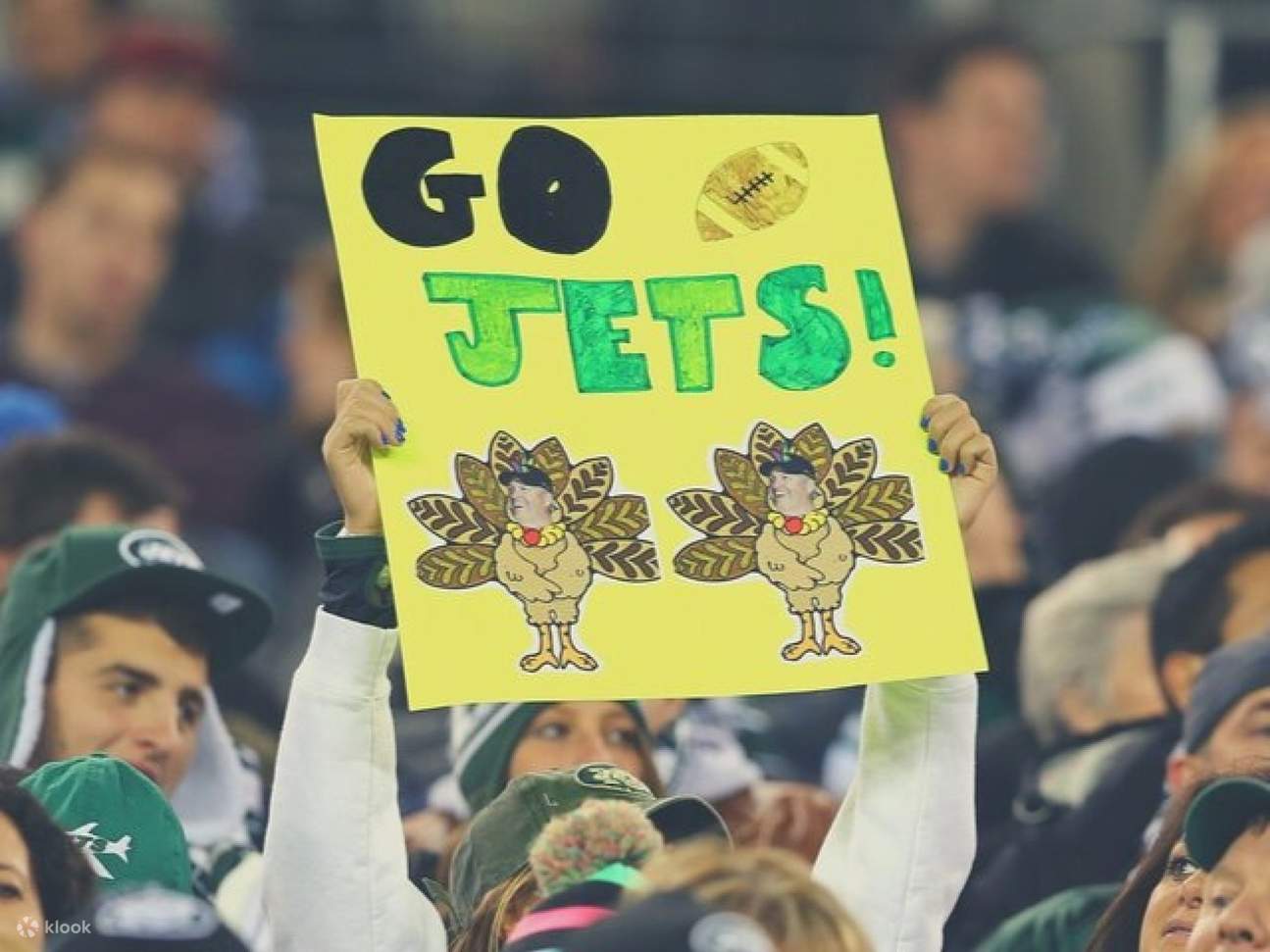 Người hâm mộ khoe áo đấu qua nhiều thập kỷ, tôn vinh di sản Jets dưới ánh nắng Meadowlands