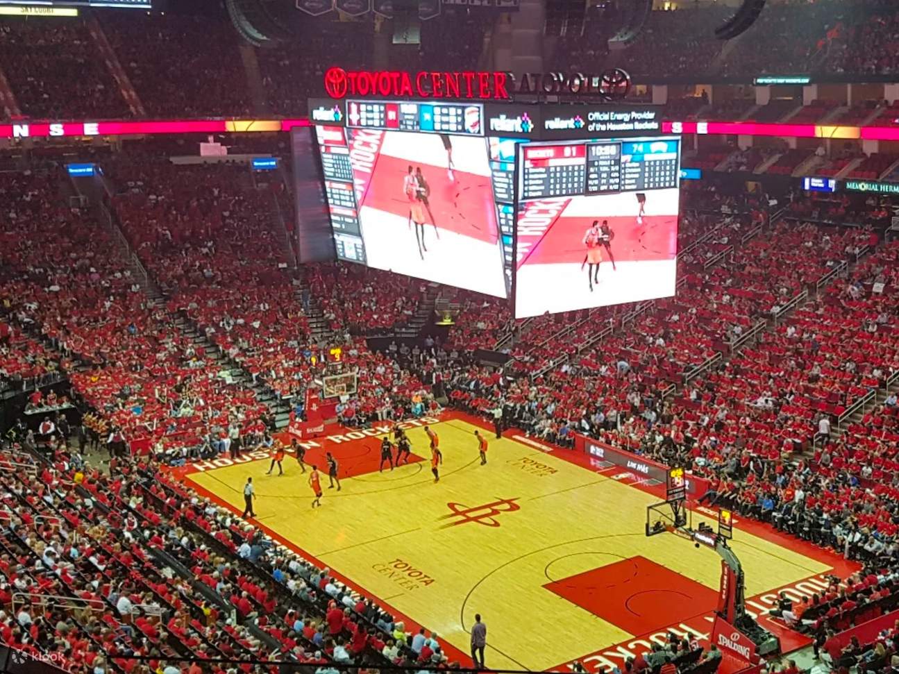 เกมบาสเก็ตบอล Houston Rockets ที่ Toyota Center